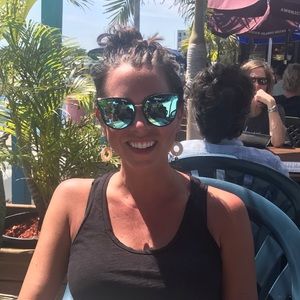 Meet your Posher, Angela